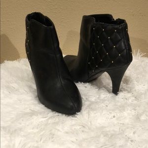 Express 3 1/2” ankle boot